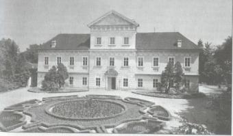 REPRESENTATIVE CASTLE 276 HECTAR Pardubice